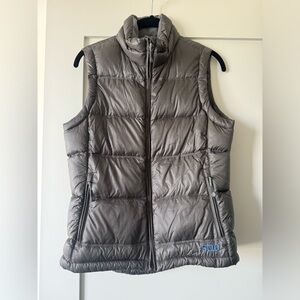 Stio Women’s Puffer Down Insulated Vest, size Small, Gray in Color.